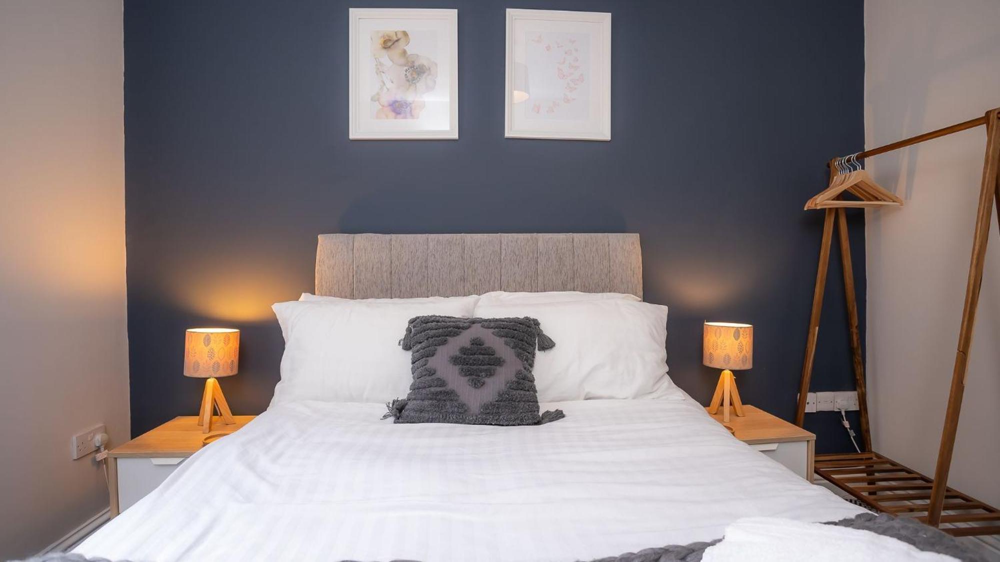 2 Bdr & 1 Bdr Apartments At Queens Uni By Belfast City Breaks Room photo