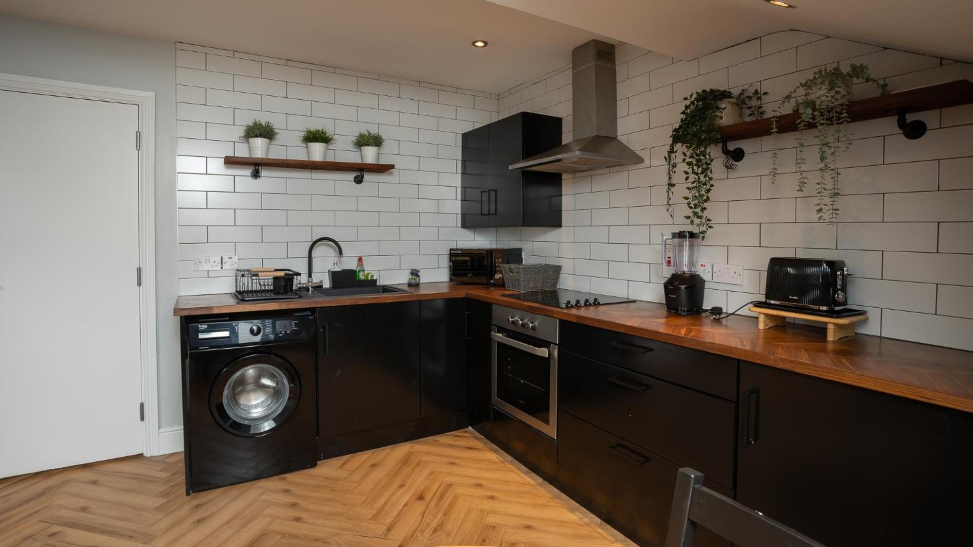 2 Bdr & 1 Bdr Apartments At Queens Uni By Belfast City Breaks Room photo